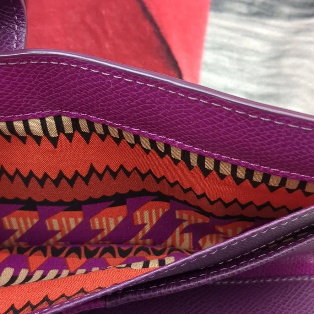 Vera Bradley Slim Traveler Organizer Wallet - Picture 11 of 12